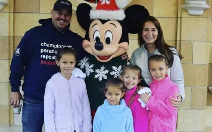 Amber Brkich and Rob Mariano with their daughters
